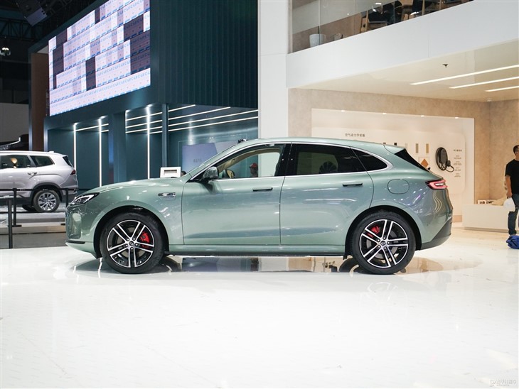 Huawei Aito M5 Electric 4WD Middle SUV